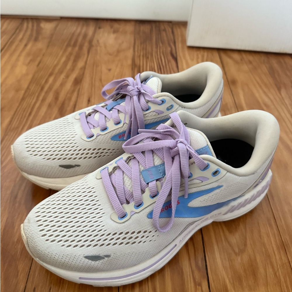 Brooks Adrenaline GTS 23 Size 6.5